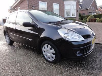 Occasion Renault Clio II 75 PK (55 kW) 2008 Zwart Hatchback