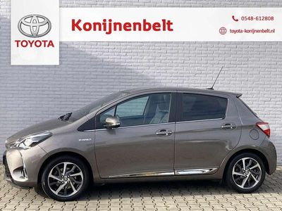 Grijs Occasion 2018 Toyota Yaris Hybrid Premium Hatchback | € 17.995 (Iets duurder)