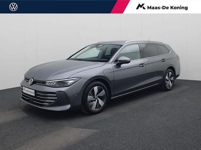Grijs (metallic) Occasion 2025 VW Passat Business Stationwagen | € 38.740 (Super prijs)