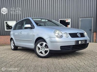 Grijs Gebruikt 2004 VW Polo Hatchback | € 1.250 (Eerlijke prijs)
