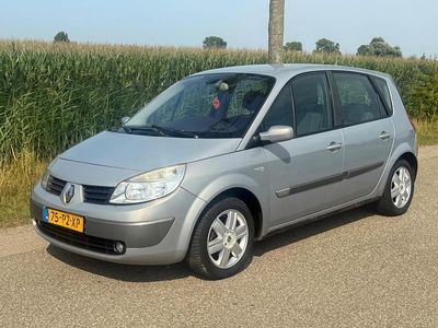 Beige Occasion 2005 Renault Scénic II Komfort MPV | € 1.200 (Eerlijke prijs)