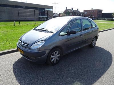tweedehands Citroën Xsara Picasso 2.0 HDI Différence 2