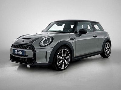 Grijs (metallic) Occasion 2021 Mini Cooper S Classic Hatchback | € 30.945 (Duur)