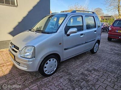 Grijs Gebruikt 2003 Opel Agila Essentia Hatchback | € 1.199 (Eerlijke prijs)