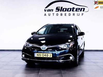 Zwart Gebruikt 2016 Toyota Auris Hybrid Business Edition Hatchback | € 13.950 (Eerlijke prijs)
