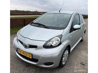 Occasion Toyota Aygo 68 PK (50 kW) 2010 Grijs Hatchback