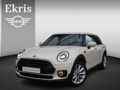 Wit Occasion 2022 Mini One Clubman Stationwagen | € 24.900 (Iets duurder)