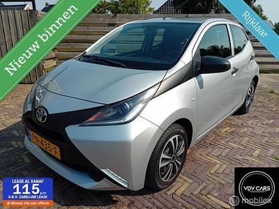 Grijs Occasion 2017 Toyota Aygo Hatchback | € 6.900 (Eerlijke prijs)