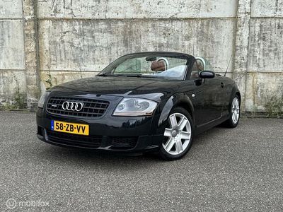 Zwart Gebruikt 2004 Audi TT Roadster Cabriolet | € 14.950