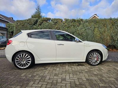 Wit Gebruikt 2013 Alfa Romeo Giulietta Distinctive MPV | € 8.350 (Eerlijke prijs)