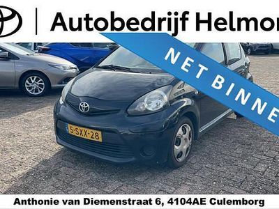 Zwart Occasion 2014 Toyota Aygo Hatchback | € 4.999 (Iets duurder)