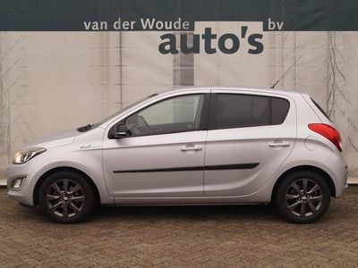 Grijs Occasion 2014 Hyundai i20 Edition Hatchback | € 6.400 (Goede deal)