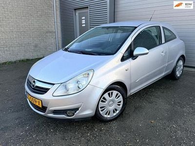 Grijs Occasion 2007 Opel Corsa Essentia Hatchback | € 1.500 (Goede deal)