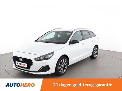 Wit (metallic) Gebruikt 2019 Hyundai i30 Hatchback | € 11.449