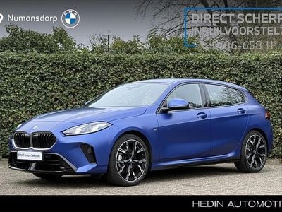 Blauw Occasion 2025 BMW 120 Comfort Edition Hatchback | € 36.895 (Eerlijke prijs)