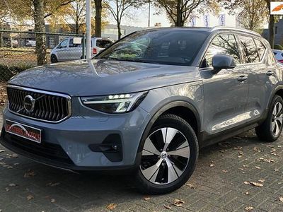 Grijs Occasion 2022 Volvo XC40 Core SUV | € 31.950 (Eerlijke prijs)