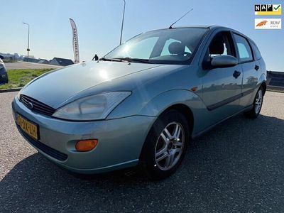 Occasion Ford Focus Ambiente 101 PK (74 kW) 2000 Groen Hatchback