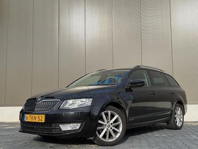 Zwart Gebruikt 2014 Skoda Octavia Stationwagen | € 5.499 (Super prijs)