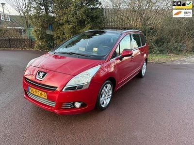 Rood Occasion 2010 Peugeot 5008 MPV | € 3.249 (Eerlijke prijs)