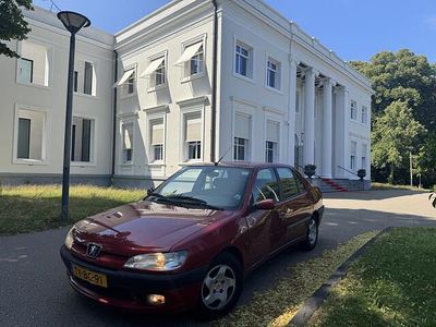 Peugeot 306