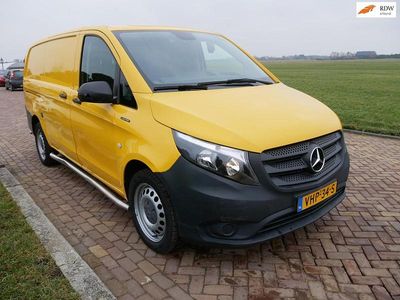 Geel Occasion 2020 Mercedes e-Vito MPV | € 4.999