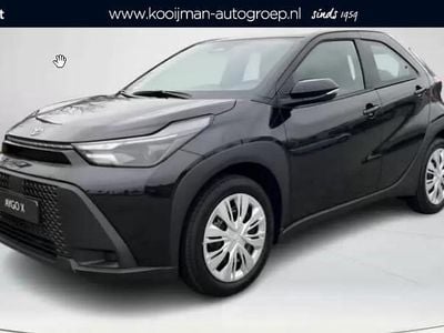 Zwart Nieuw 2026 Toyota Aygo X Play SUV | € 23.594 (Goede deal)