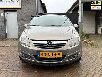 Bruin Gebruikt 2010 Opel Corsa Edition Hatchback | € 2.100 (Eerlijke prijs)