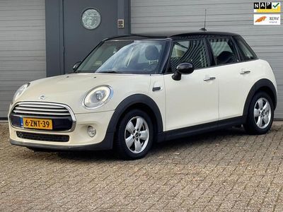 Wit Gebruikt 2015 Mini Cooper Hatchback | € 5.000
