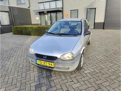 Occasion Opel Corsa 54 PK (39 kW) 1998 Grijs Hatchback