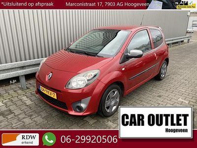 Rood (metallic) Occasion 2011 Renault Twingo Collection Hatchback | € 2.750 (Eerlijke prijs)