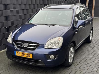 Blauw, metallic lak Gebruikt 2008 Kia Carens MPV | € 4.500 (Duur)