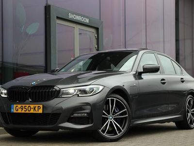 tweedehands BMW 330e 3 SerieeDrive Edition M-Sport Schuifdak H/K Leder Orig. NL Dealeronderhouden