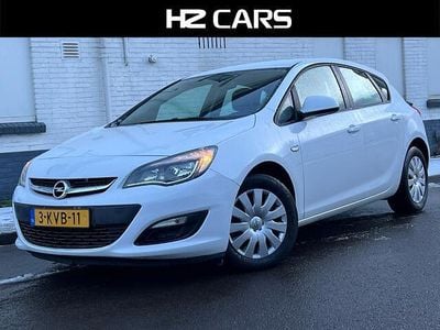 Wit Occasion 2013 Opel Astra Hatchback | € 4.950 (Eerlijke prijs)
