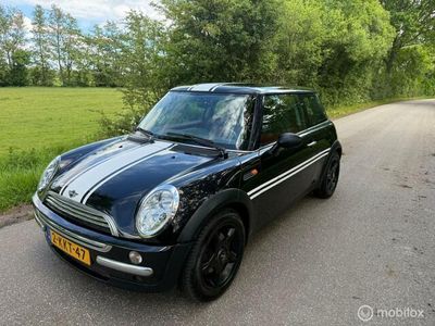 Zwart Gebruikt 2003 Mini ONE Hatchback | € 1.249 (Iets duurder)