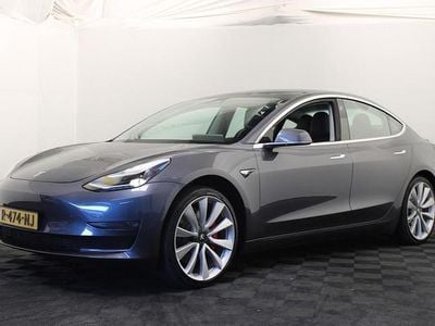 Grijs Occasion 2019 Tesla Model 3 Performance Sedan | € 19.750 (Goede deal)