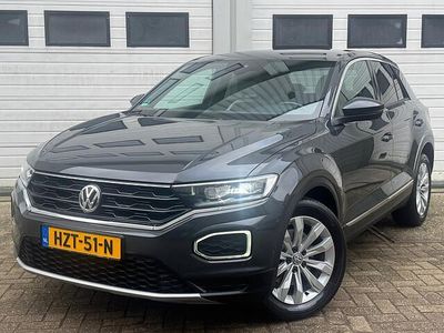 , metallic lak Gebruikt 2018 VW T-Roc Sport SUV | € 21.900 (Goede deal)