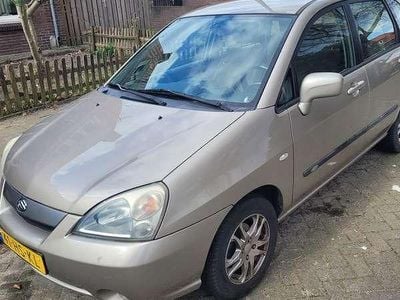 Suzuki Liana