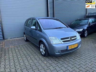Grijs (metallic) Gebruikt 2004 Opel Meriva MPV | € 995 (Eerlijke prijs)