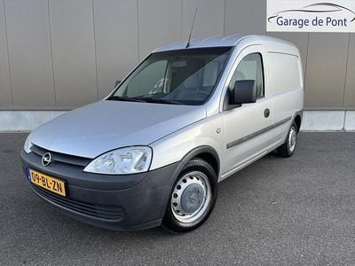 Grijs Gebruikt 2004 Opel Combo Hatchback | € 2.950 (Iets duurder)