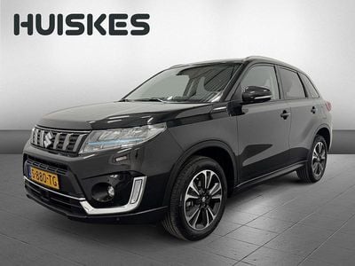 Zwart Occasion 2023 Suzuki Vitara Style SUV | € 26.950 (Eerlijke prijs)