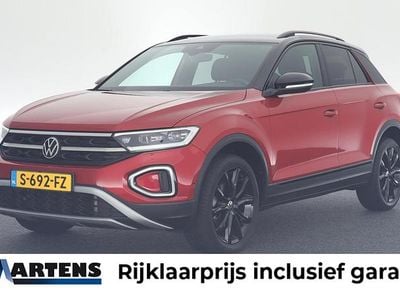 Rood Gebruikt 2023 VW T-Roc Style SUV | € 27.749 (Goede deal)
