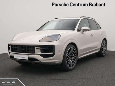 Cashmere beige metallic Occasion 2024 Porsche Cayenne S E-Hybrid SUV | € 189.437