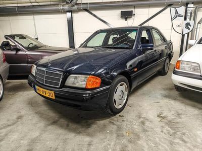 Blauw Occasion 1994 Mercedes C200 Sedan | € 4.950