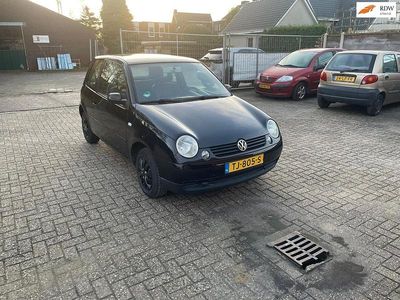 Zwart (metallic) Gebruikt 2001 VW Lupo Hatchback | € 1.750 (Iets duurder)