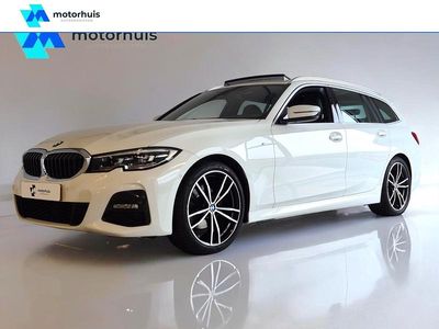 Wit Occasion 2021 BMW 320 Executive Stationwagen | € 29.440 (Eerlijke prijs)