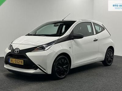 Wit Occasion 2017 Toyota Aygo Hatchback | € 7.000 (Eerlijke prijs)