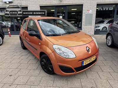 Oranje Occasion 2009 Renault Twingo Authentique Hatchback | € 1.850 (Eerlijke prijs)