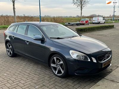 Grijs Gebruikt 2011 Volvo V60 R-Design Stationwagen | € 5.990 (Duur)