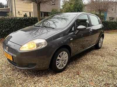 Grijs Occasion 2008 Fiat Grande Punto Dynamic Hatchback | € 2.475 (Eerlijke prijs)