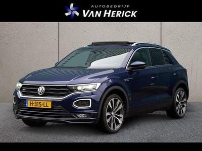 Blauw (metallic) Gebruikt 2020 VW T-Roc Beats SUV | € 22.945 (Eerlijke prijs)